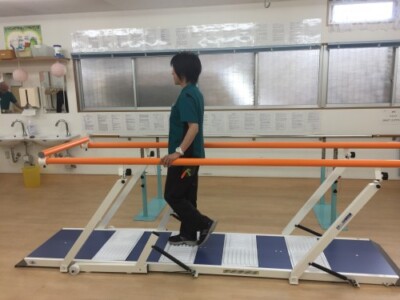 マルチパラレルバー不整地歩行訓練 マルチパラレルバー不整地歩行訓練